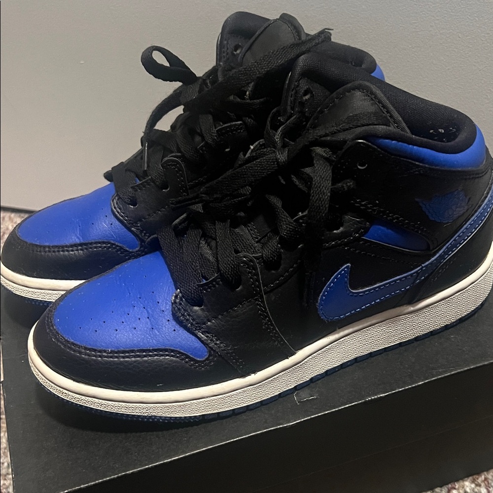 Jordan 1 MID SE Sneakers